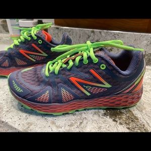 Womens size 8 New Balance shoes